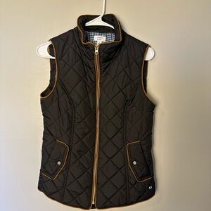 Crown & Ivy Black Quilted Vest with Brown Trim